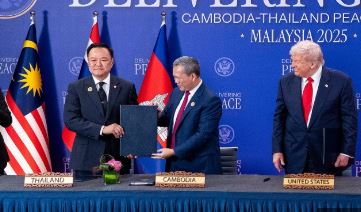 থাইল্যান্ড-কম্বোডিয়া সীমান্তে ট্রাম্প-শান্তি চুক্তি স্থগিত
